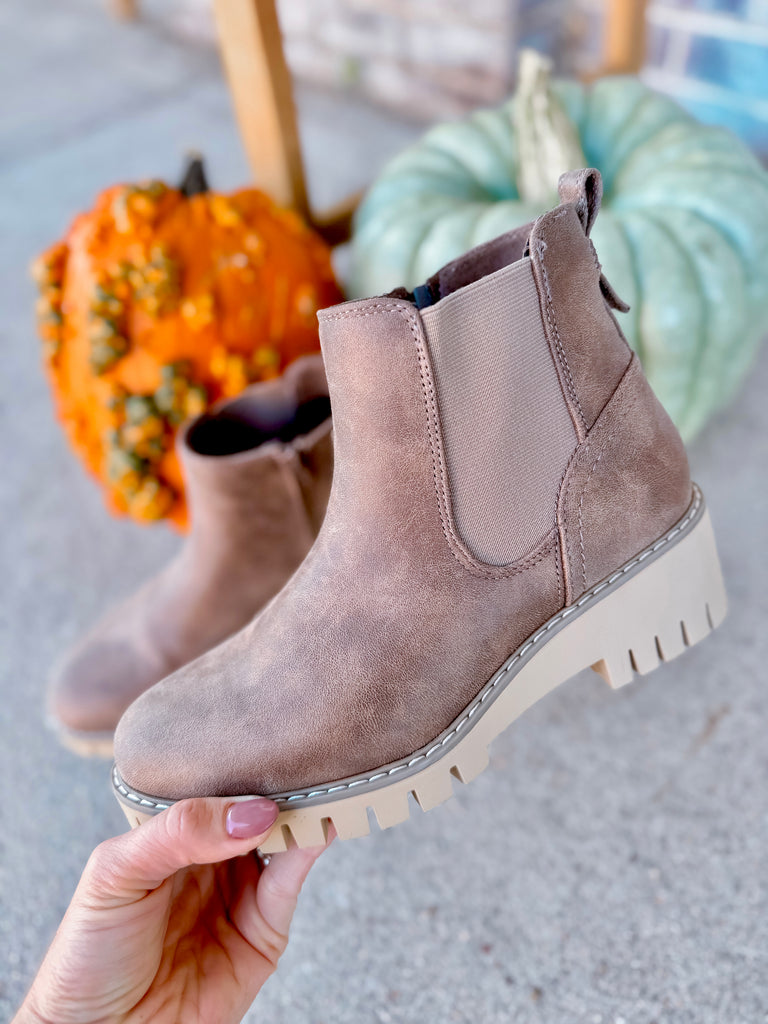 The Pasadena Chelsea Boots