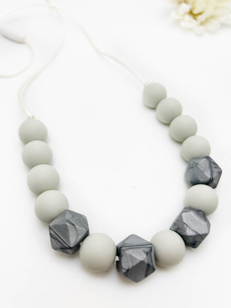 The Aster - Teething Necklace for Mama